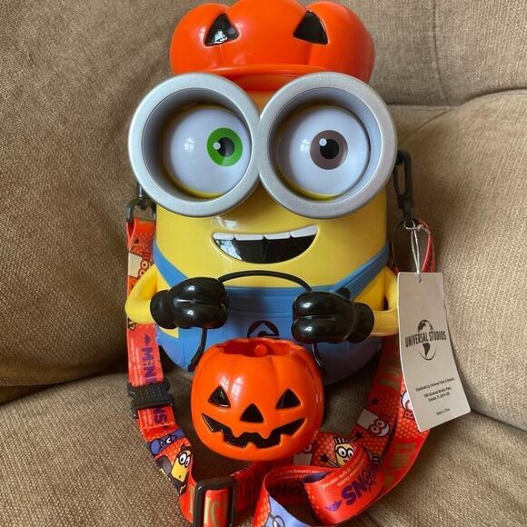 Universal Studios Minion Pop Corn Bucket Collectible Halloween Pumpkin - Picture 3 of 6